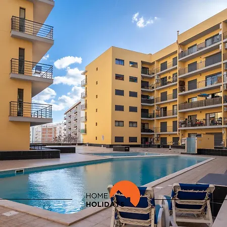 #215 Equiped With Ac And Pool In