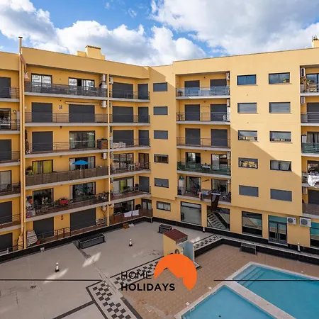 #215 Equiped With Ac And Pool In * Armação de Pêra