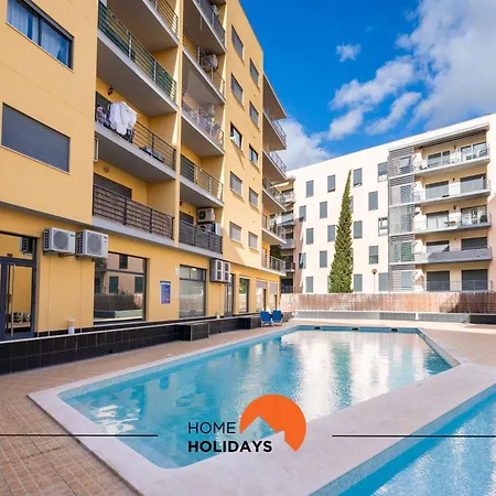 #215 Equiped With Ac And Pool In Apartman